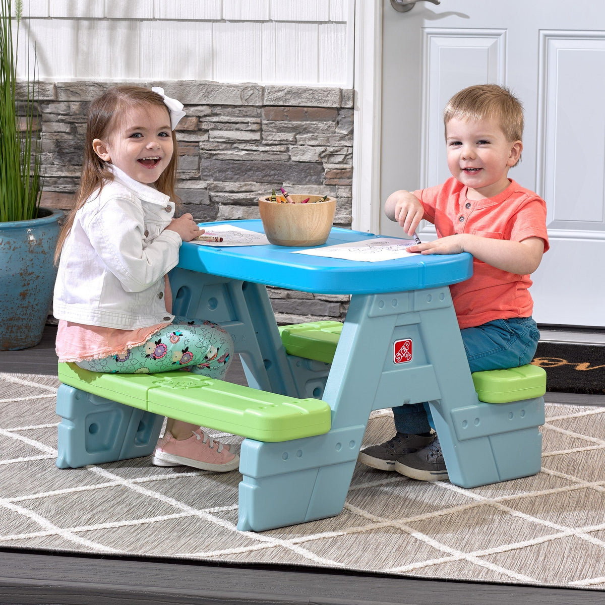 Outdoor Sun & Shade Picnic Table With Umbrella