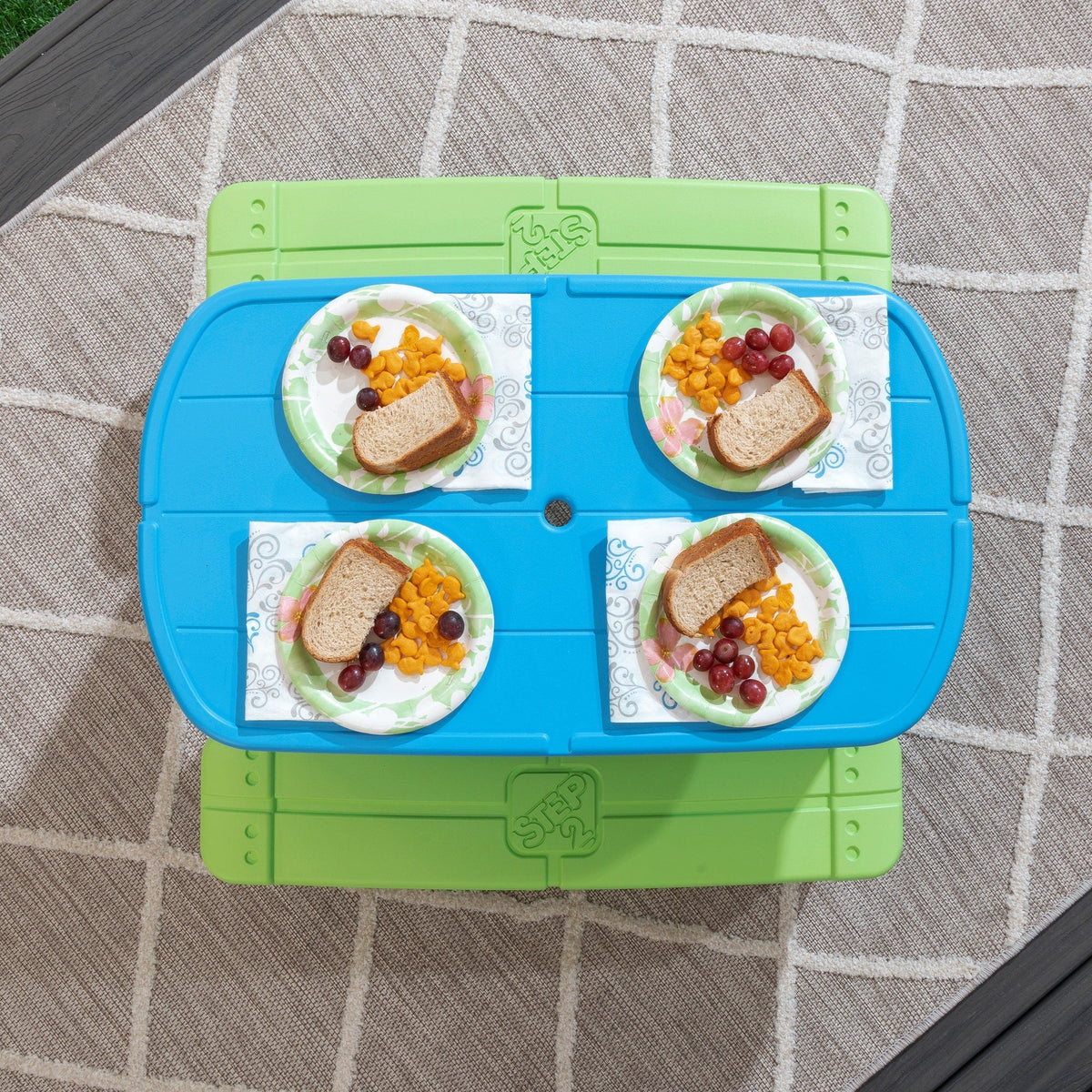Outdoor Sun & Shade Picnic Table With Umbrella