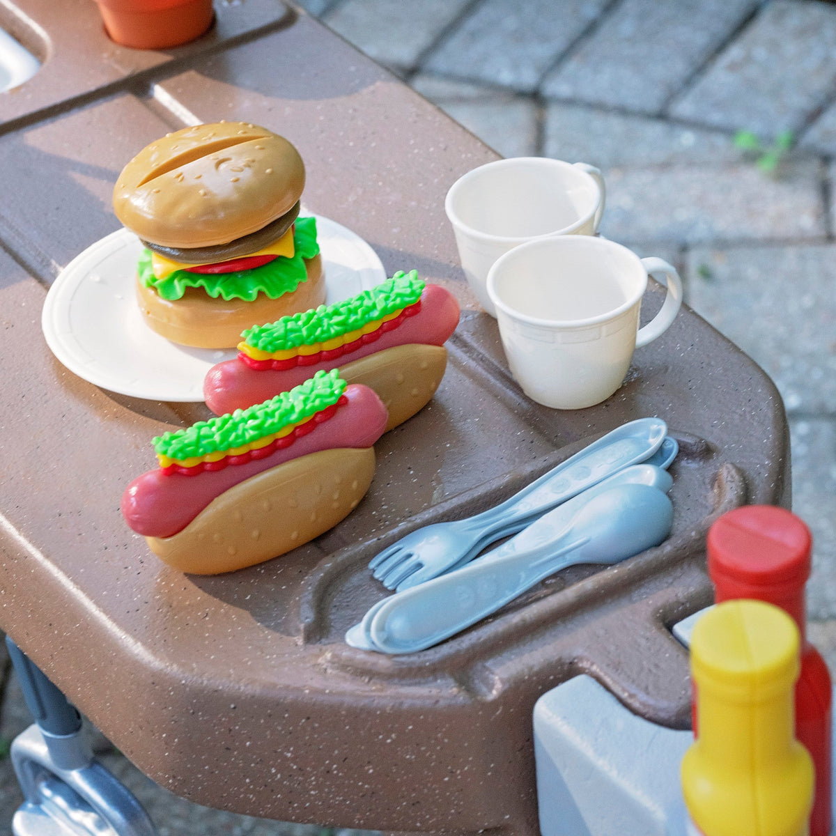 Outdoor Grill & Splash Play Center with Canopy