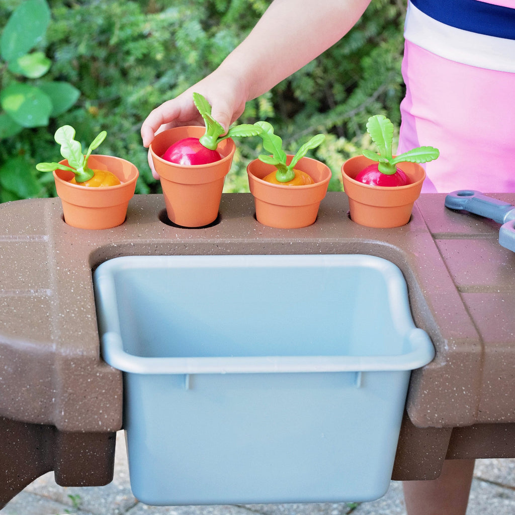 Outdoor Grill & Splash Play Center with Canopy