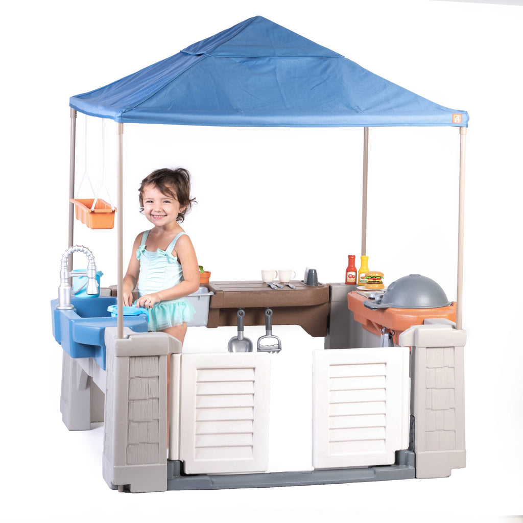 Outdoor Grill & Splash Play Center with Canopy