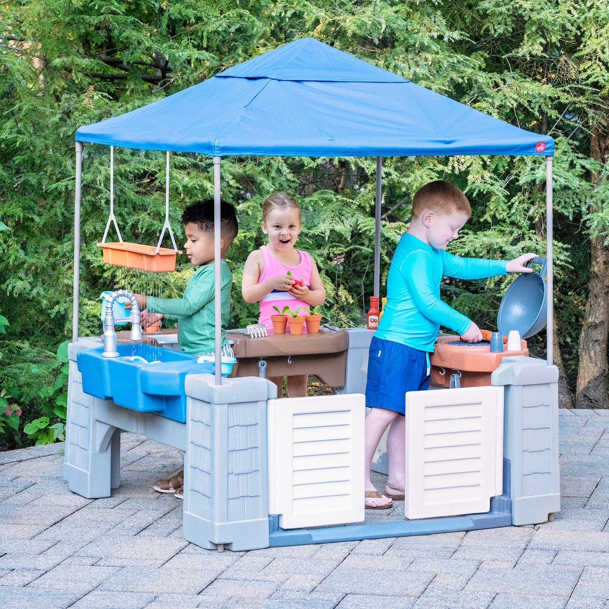 Outdoor Grill & Splash Play Center with Canopy