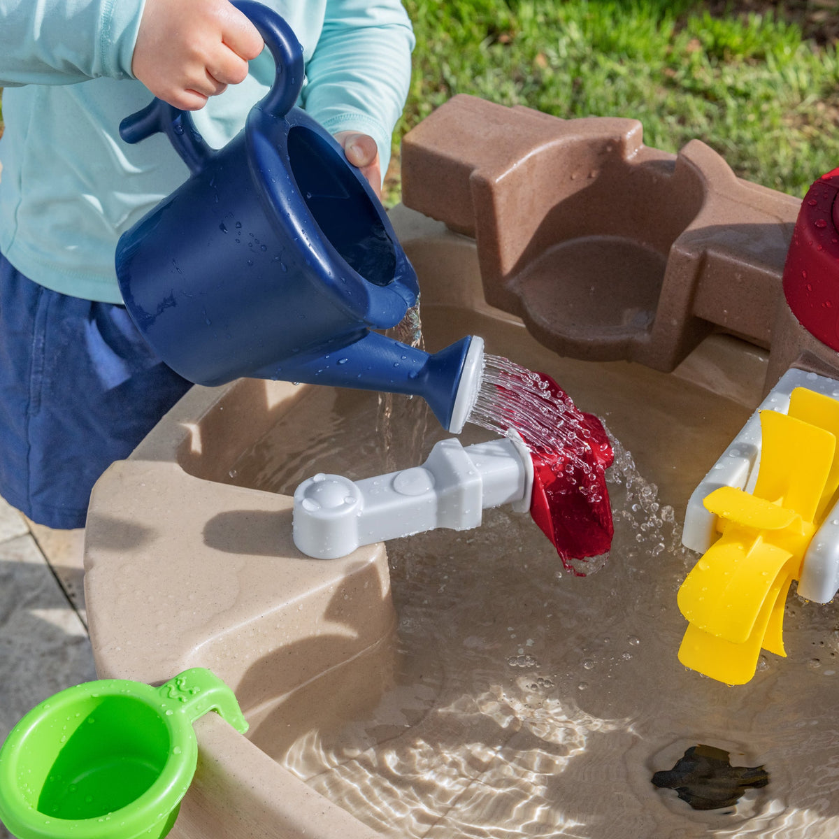 Outdoor Pump & Splash Discovery Water Table