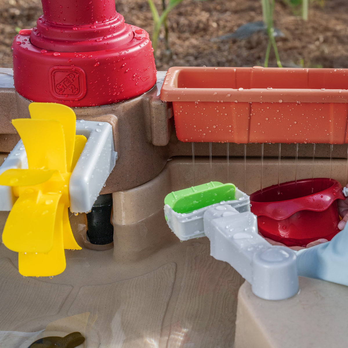Outdoor Pump & Splash Discovery Water Table
