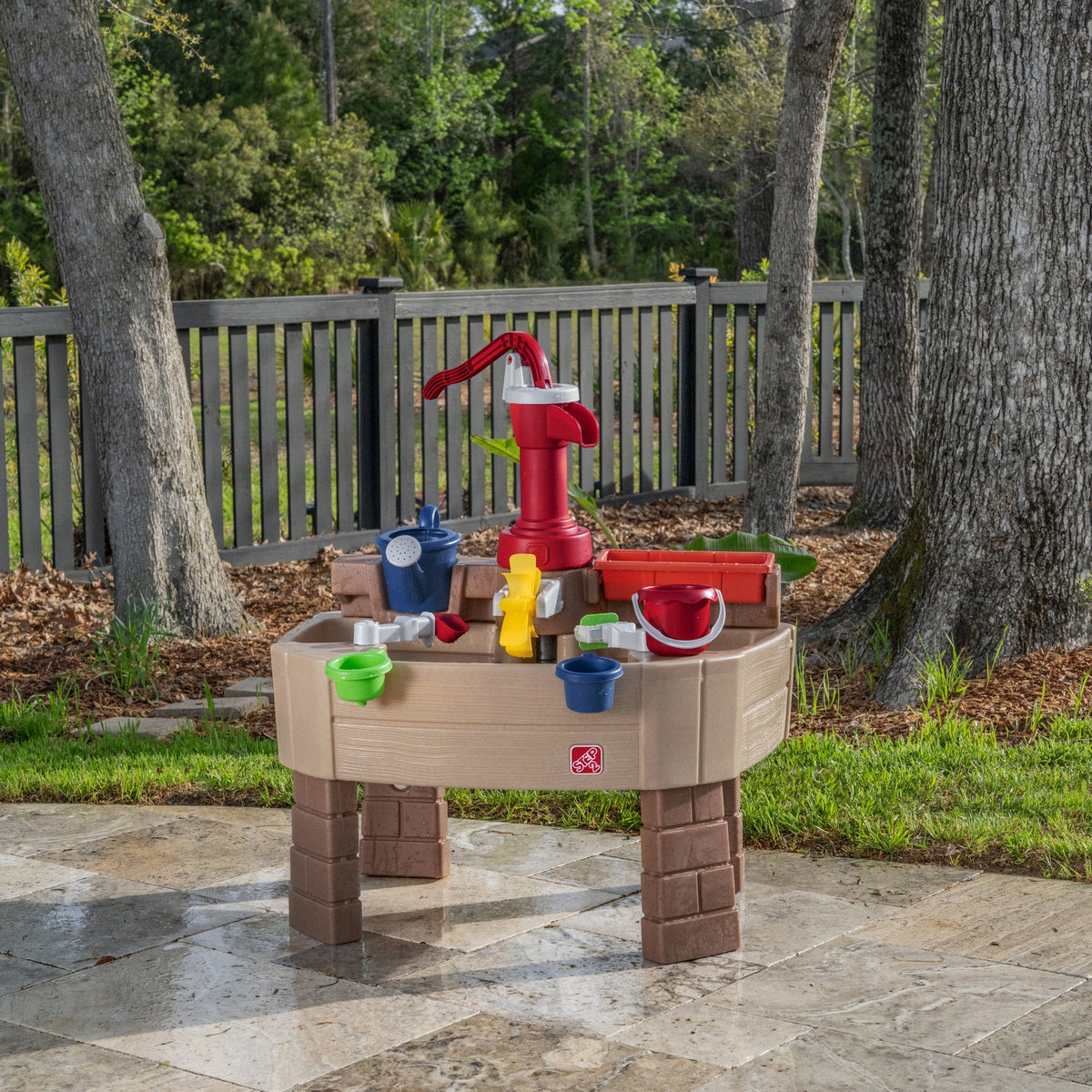 Outdoor Pump & Splash Discovery Water Table