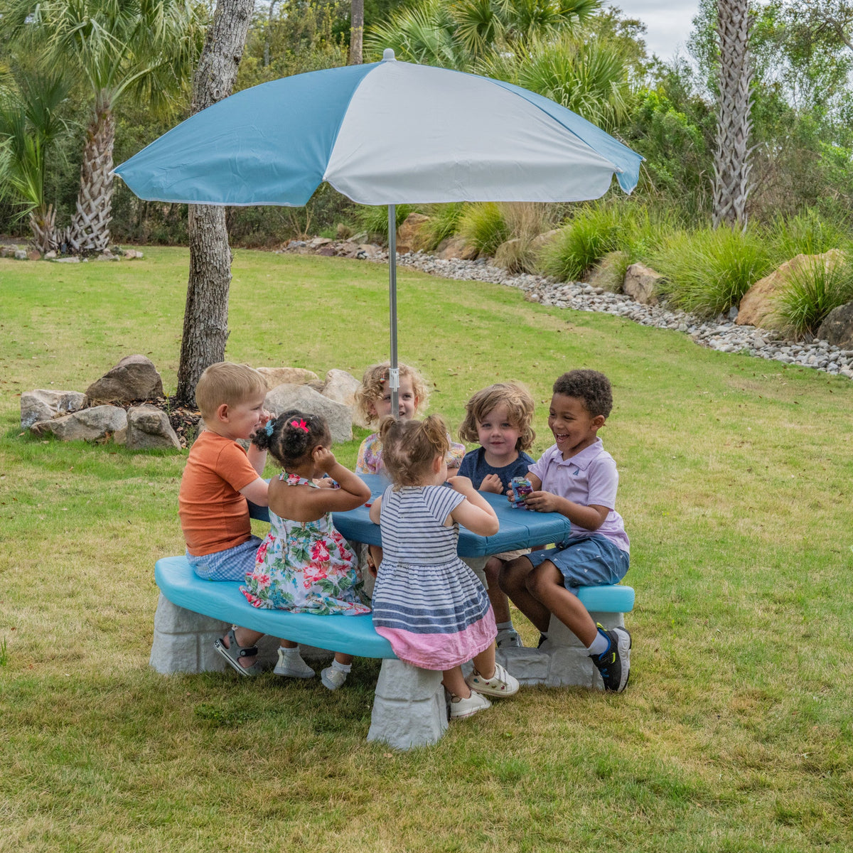Outdoor Sun & Fun Picnic Table with Umbrella