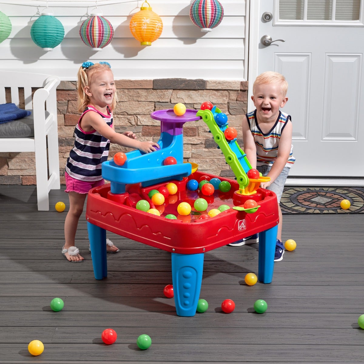 Outdoor STEM Discovery Ball Table