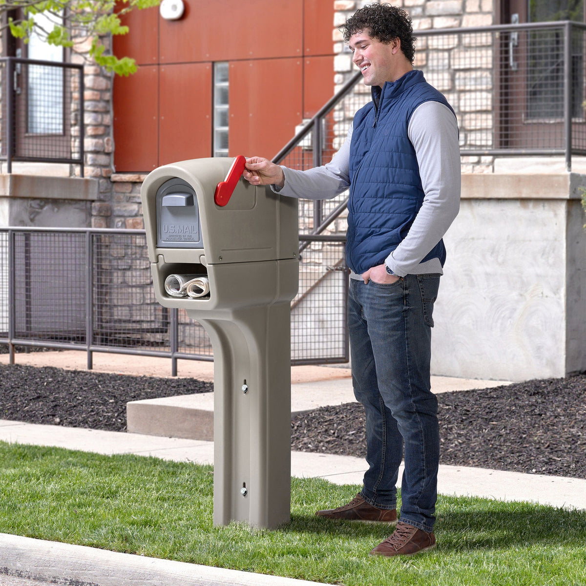 Outdoor MailMaster Plus Mailbox