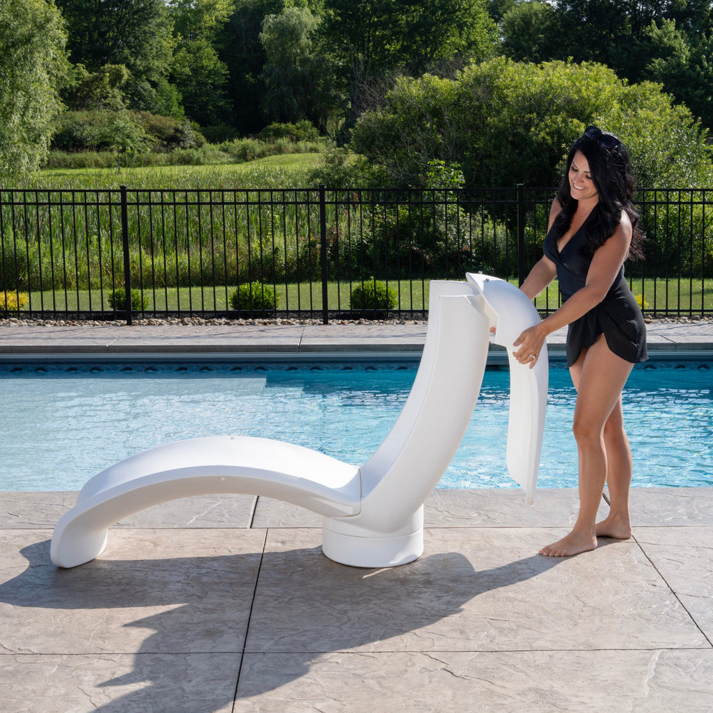 Outdoor Mondello Lounger with Shade