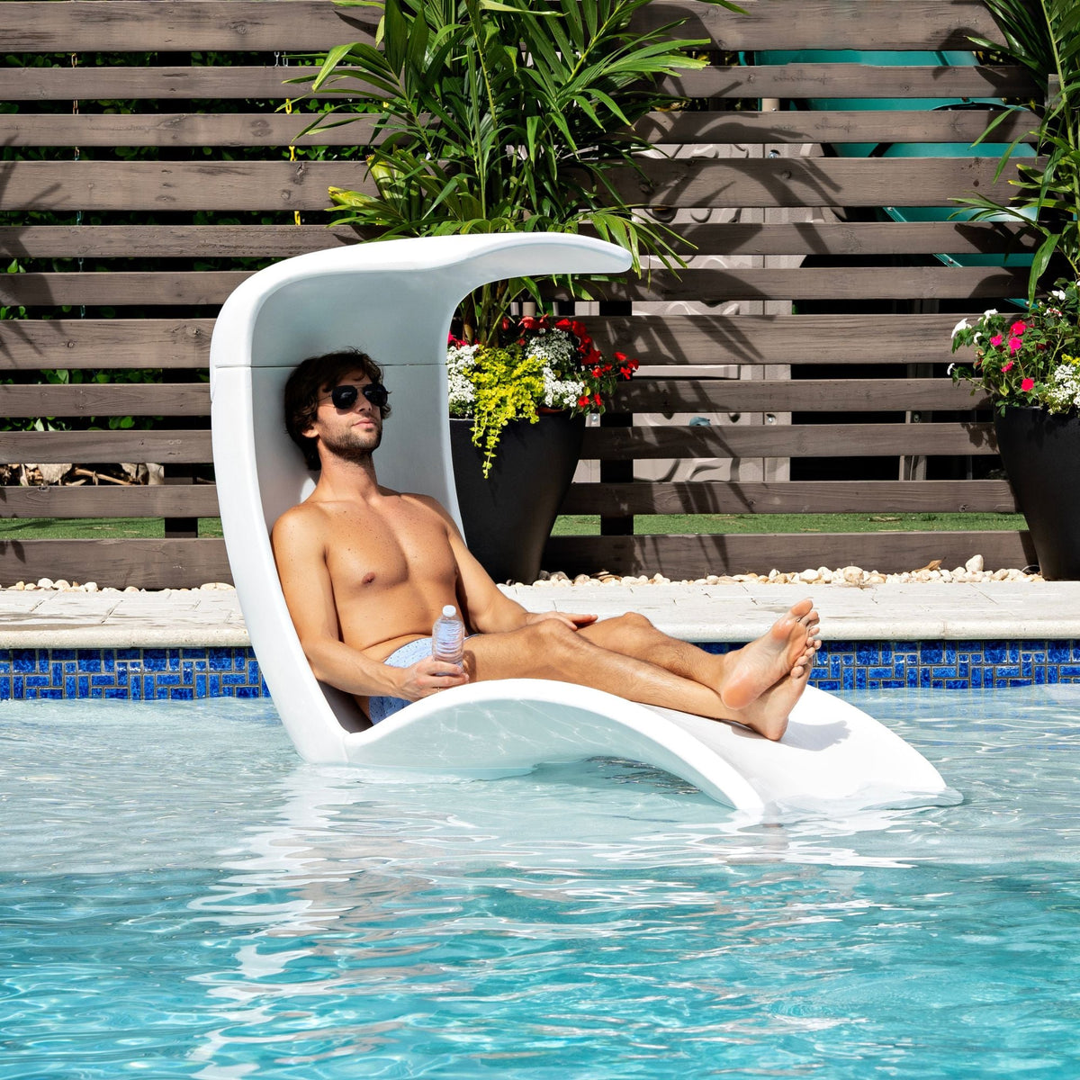 Outdoor Mondello Lounger with Shade
