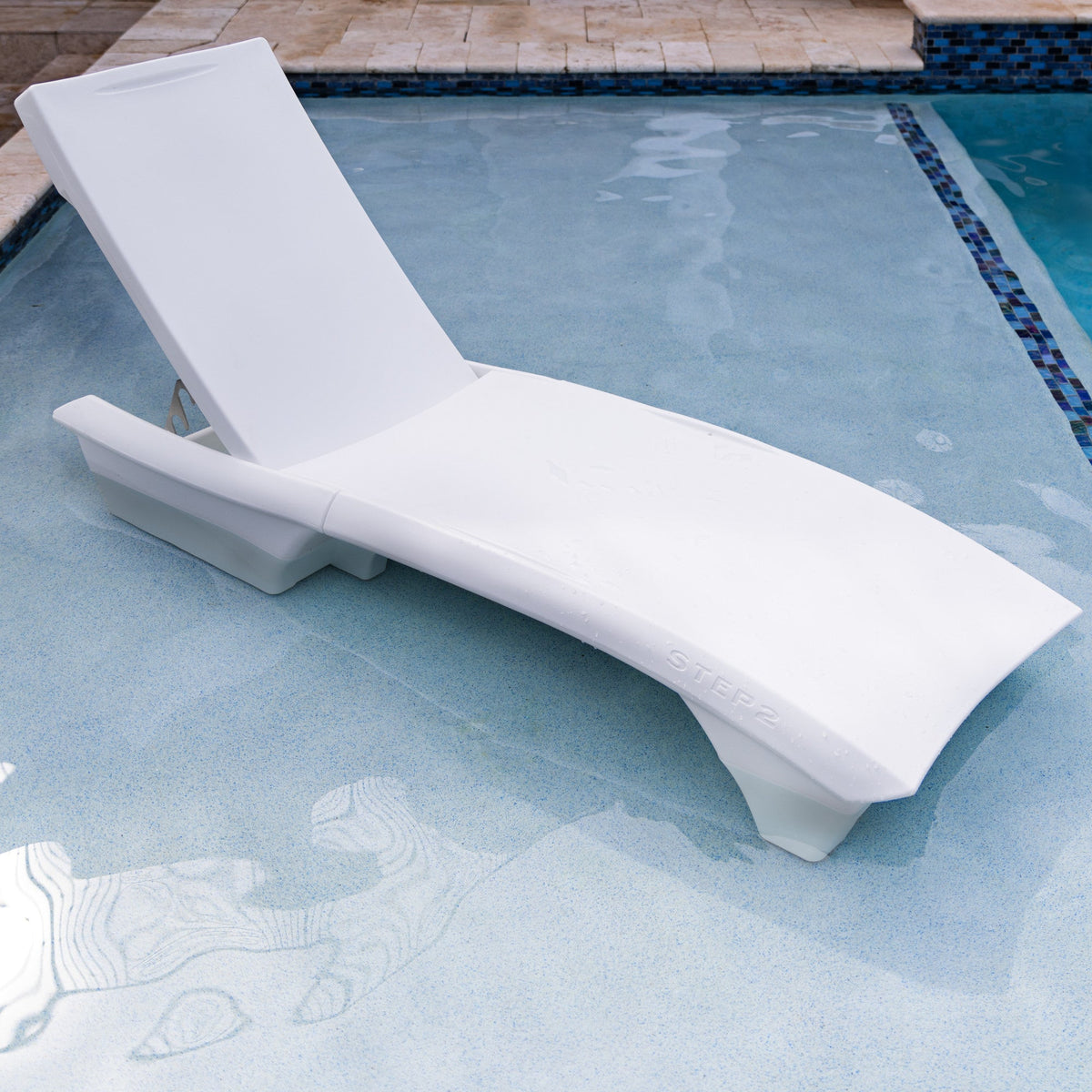 Outdoor Vero Adjustable Back In-Pool Lounger