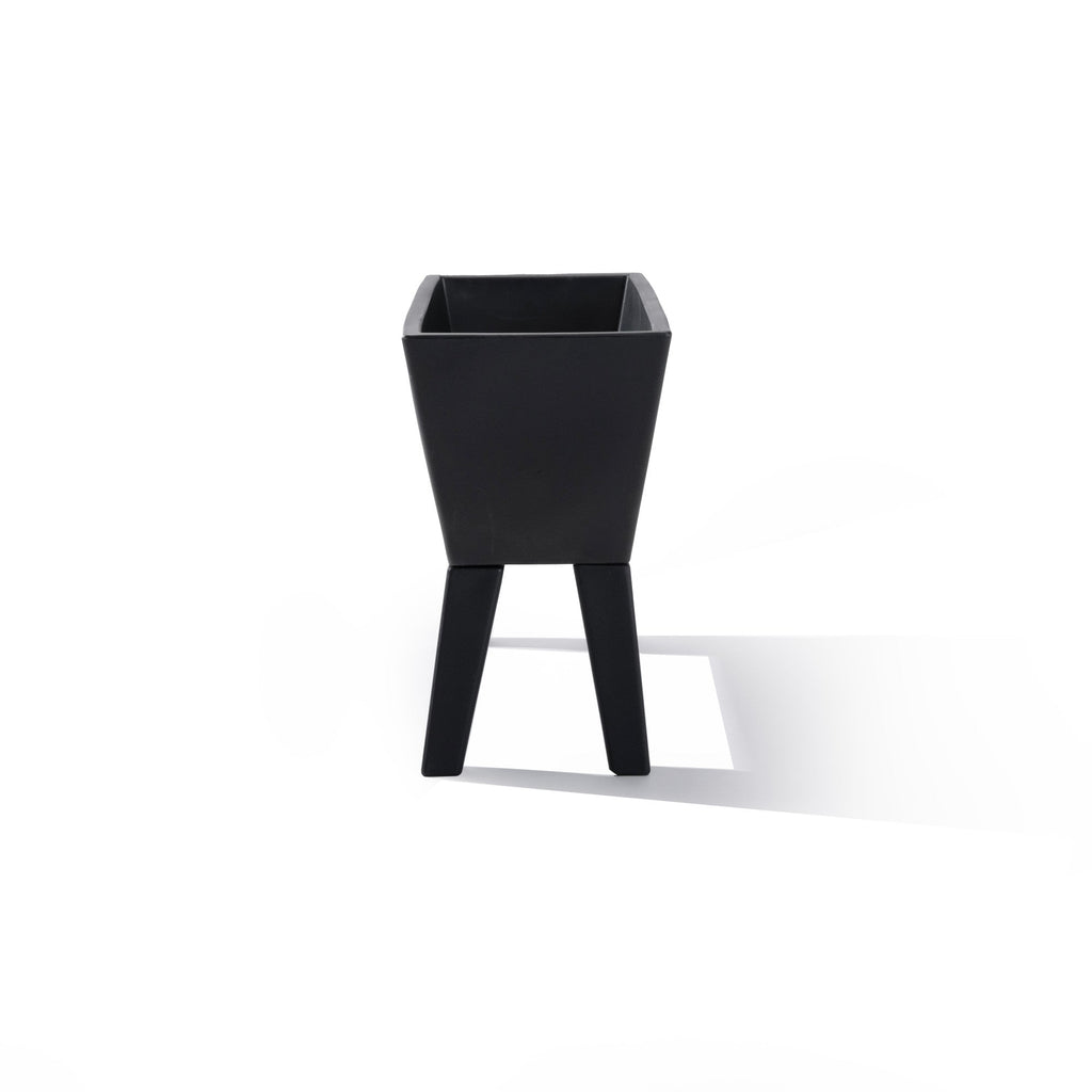 Outdoor Tremont Raised Planter