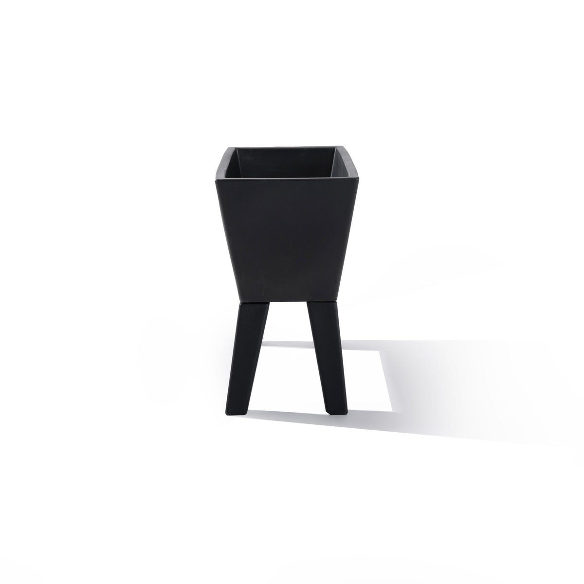 Outdoor Tremont Raised Planter